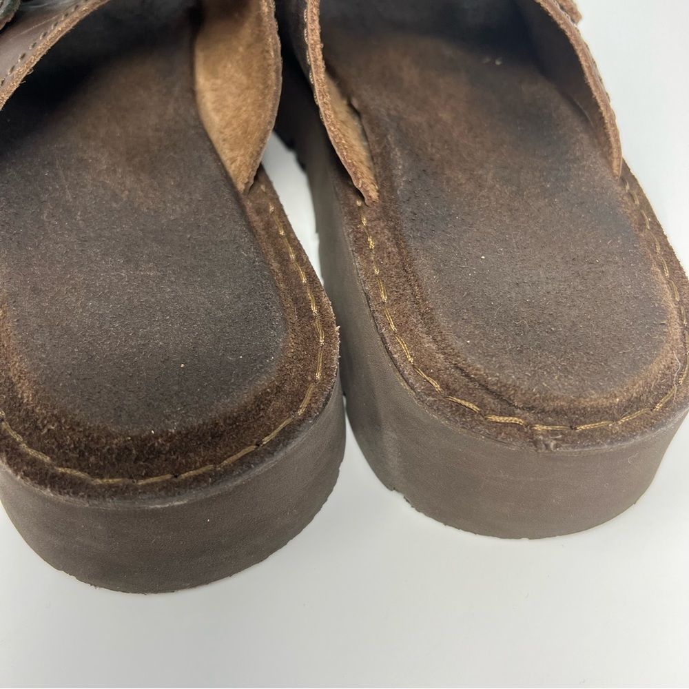 Platform Toe-loop Sandals - Picture 5 of 7